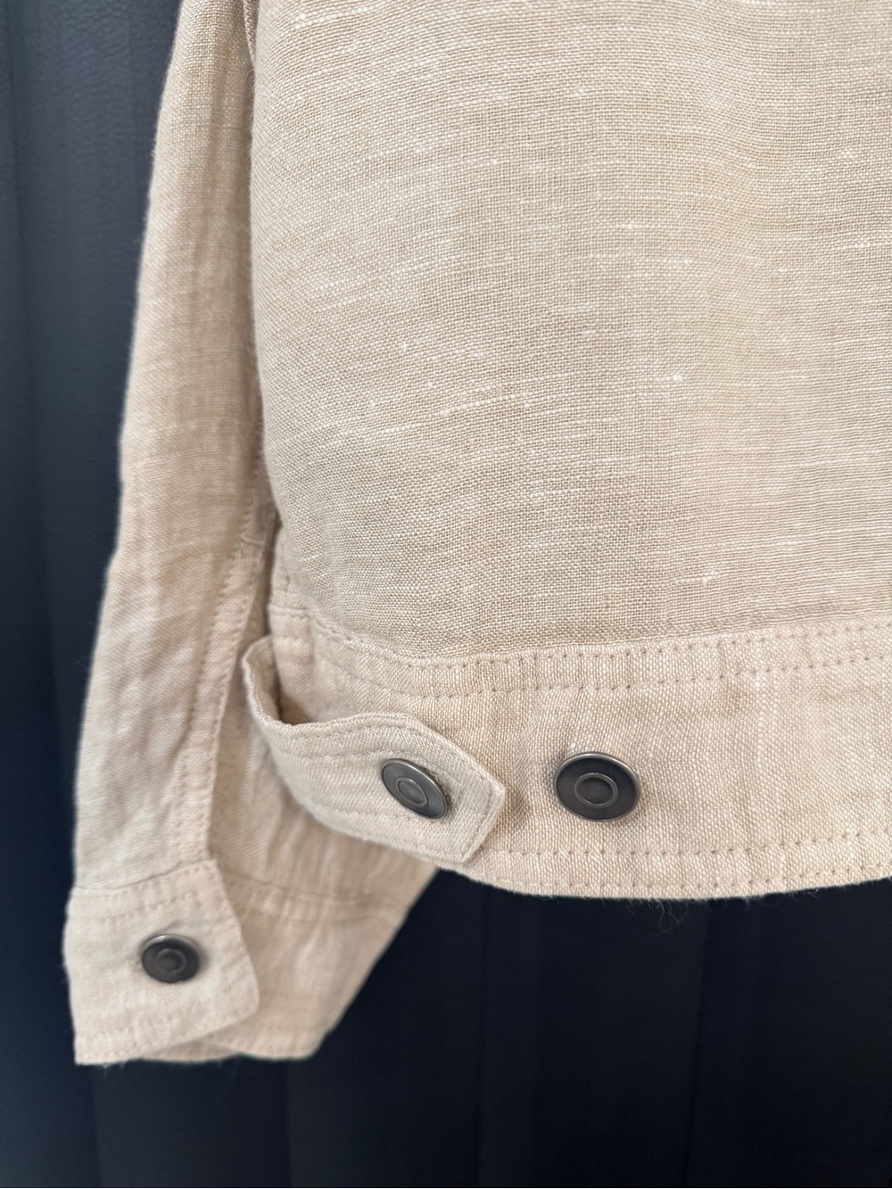 Jones & Co Jones New York - Large - 100% Linen Jean Jacket in Neutral Beige. - Picture 11 of 12